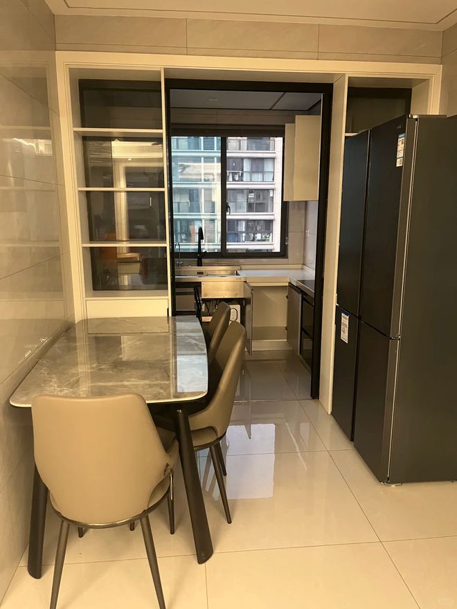 厅餐桌入住后我却真香了！小户型这么装太绝PG麻将胡了试玩平台老公不听劝非要拆了餐(图5)